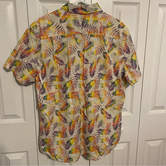 Bundle of 4 Button Down Shirts! (2 Tropical/Hawaiian pattern,1 flamingo,1 solid) - Picture 7 of 13